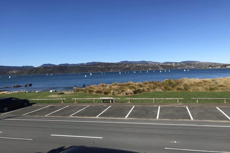 Photo of property in 217 Marine Parade, Seatoun, Wellington, 6022
