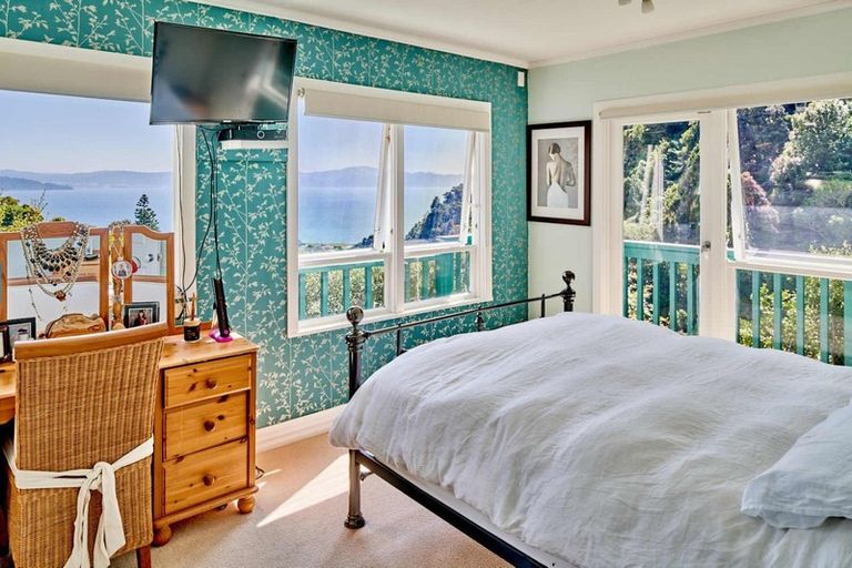 Photo of property in 55 Rona Street, Eastbourne, Lower Hutt, 5013