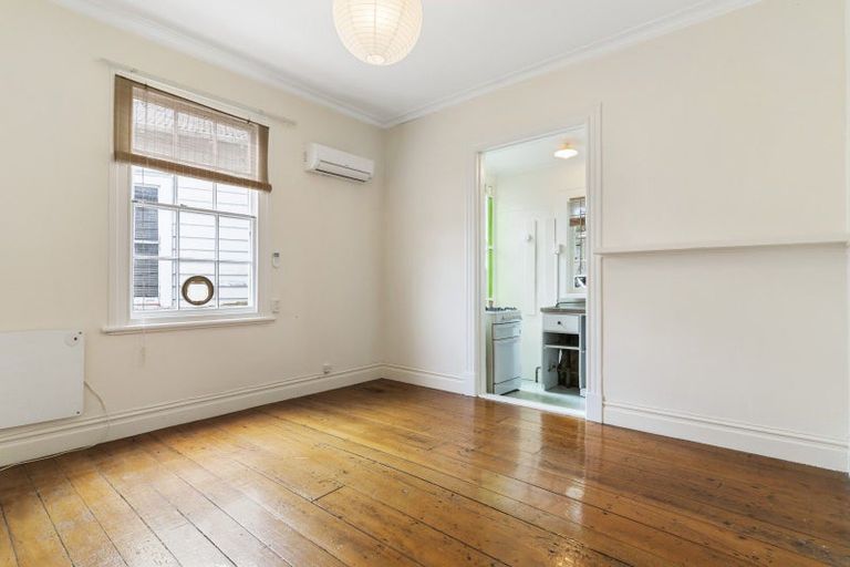 Photo of property in 31 Castle Street, Eltham, 4322