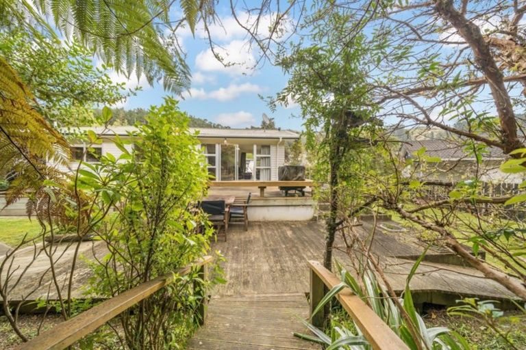 Photo of property in 15 Forest Road, Pinehaven, Upper Hutt, 5019