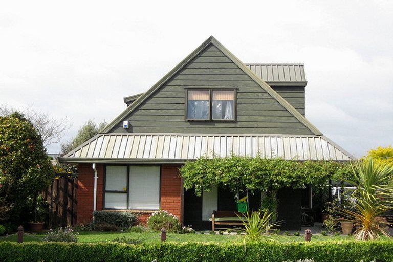 Photo of property in 6 Exton Street, Redwood, Christchurch, 8051