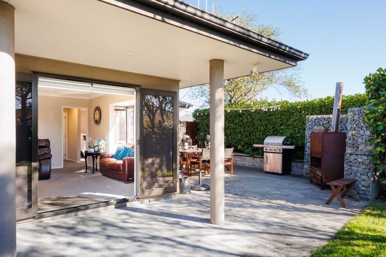 Photo of property in 3 Sunshine Place, Kelvin Grove, Palmerston North, 4414