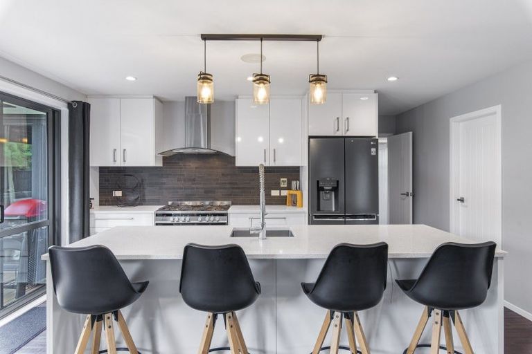 Photo of property in 47 San Priamo Place, Paraparaumu Beach, Paraparaumu, 5032