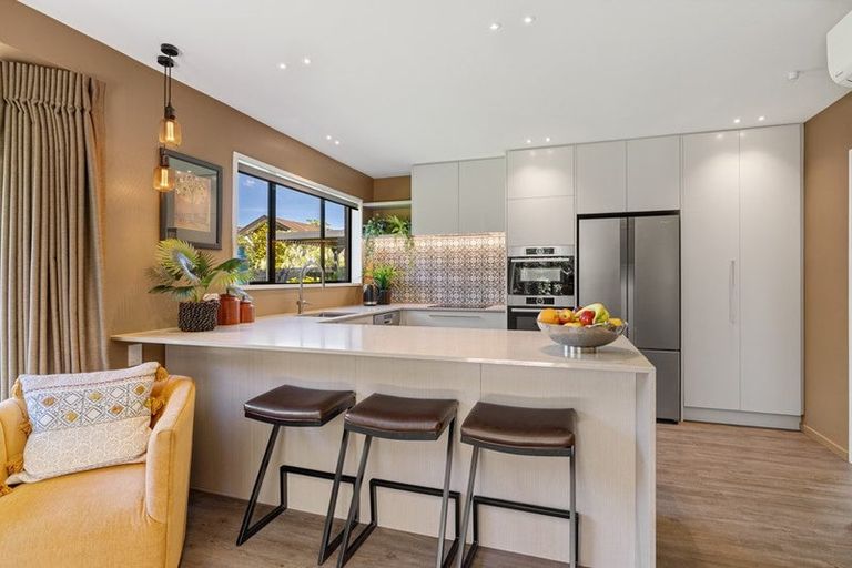 Photo of property in 22a Crosdale Place, Burnside, Christchurch, 8042