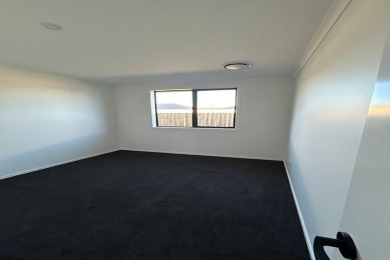Photo of property in 16 Songpa Street, Halswell, Christchurch, 8025