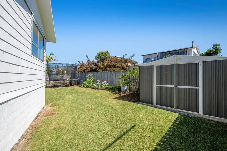 Photo of property in 4 Ngatira Place, Snells Beach, 0920