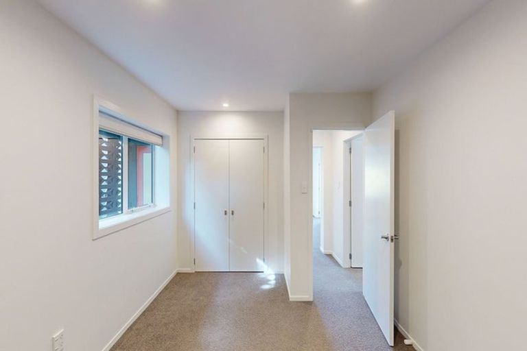 Photo of property in 2/25 Kitchener Terrace, Johnsonville, Wellington, 6037