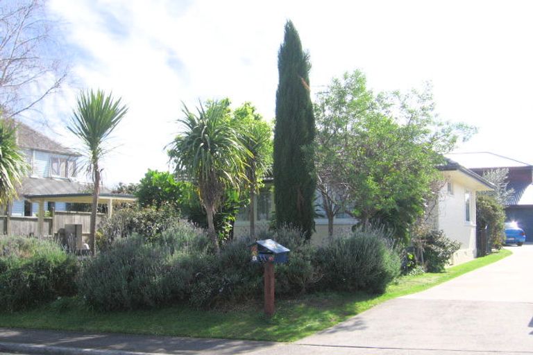 Photo of property in 15 Crescent Road, Otumoetai, Tauranga, 3110