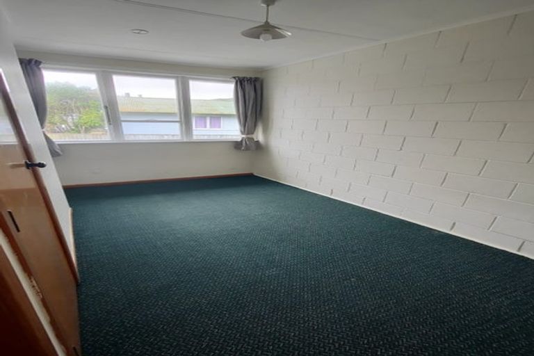 Photo of property in 2a-b Waihemo Street, Waitangirua, Porirua, 5024