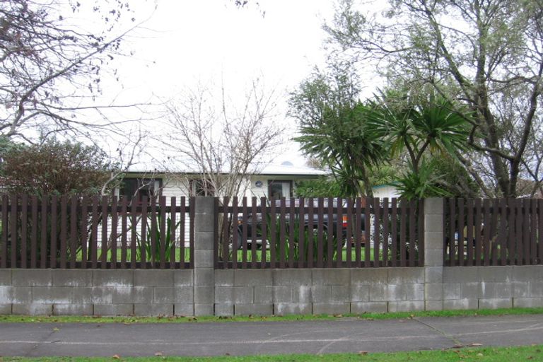 Photo of property in 22 Motuoapa Place, Kelvin Grove, Palmerston North, 4414