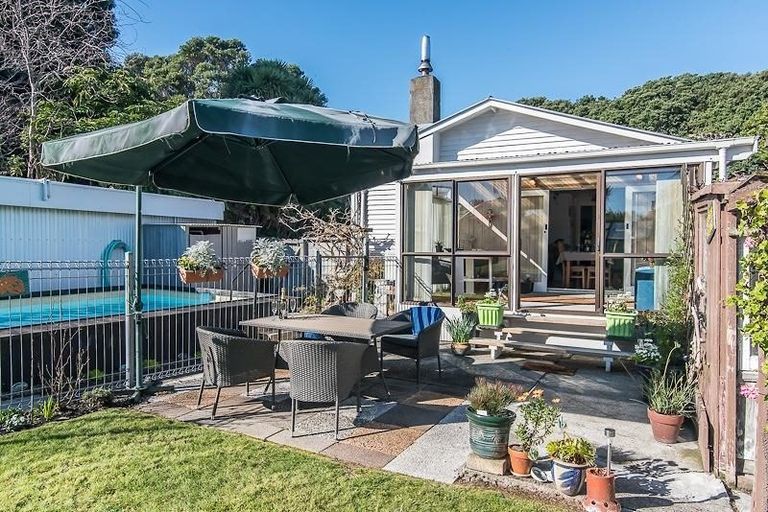 Photo of property in 119 Amohia Street, Paraparaumu, 5032