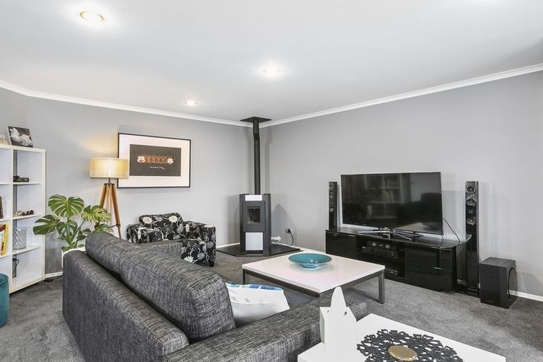 Photo of property in 1 Sunninghurst Drive, Fairfield, Dunedin, 9018