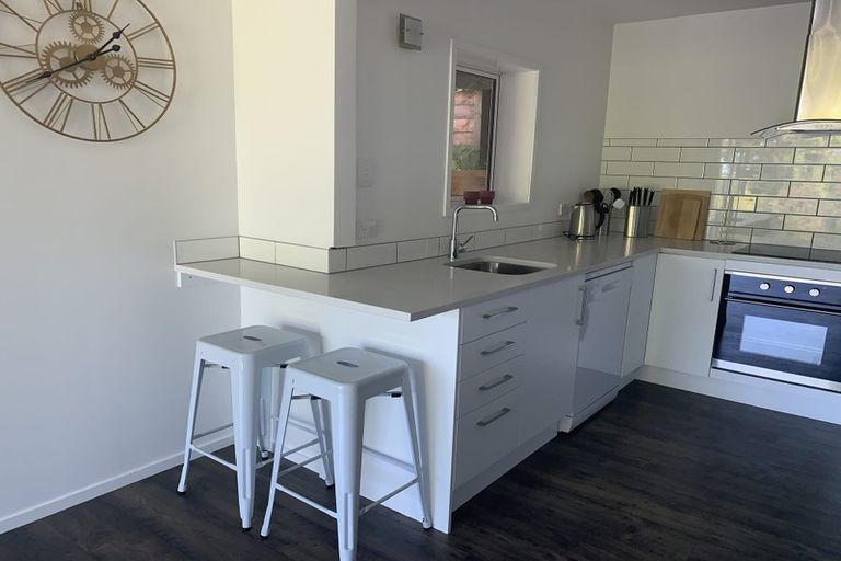 Photo of property in 111 Pupuke Road, Northcote, Auckland, 0627