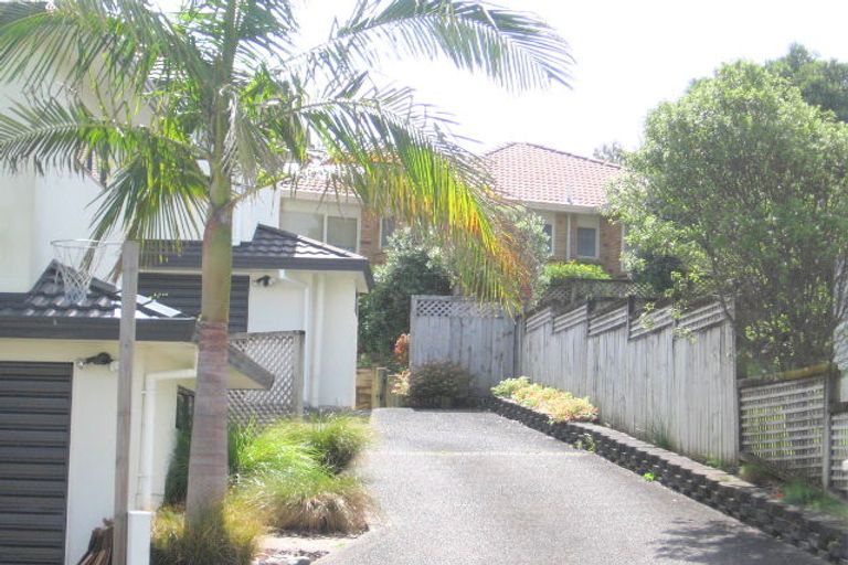 Photo of property in 1/4 Taroka Close, Pinehill, Auckland, 0632