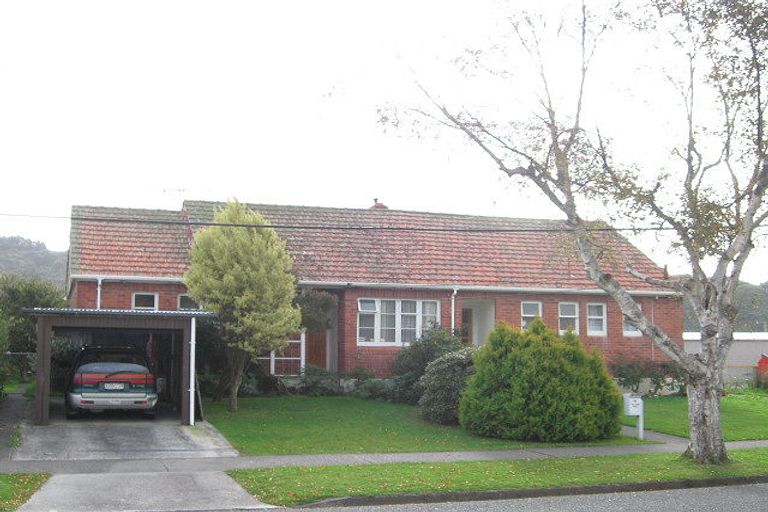 Photo of property in 49 Churton Crescent, Taita, Lower Hutt, 5011