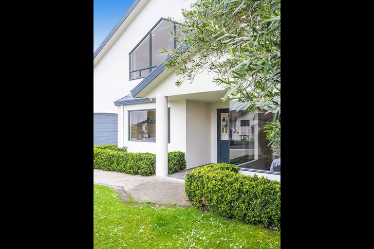 Photo of property in 33 Bannings Way, Hobsonville, Auckland, 0618