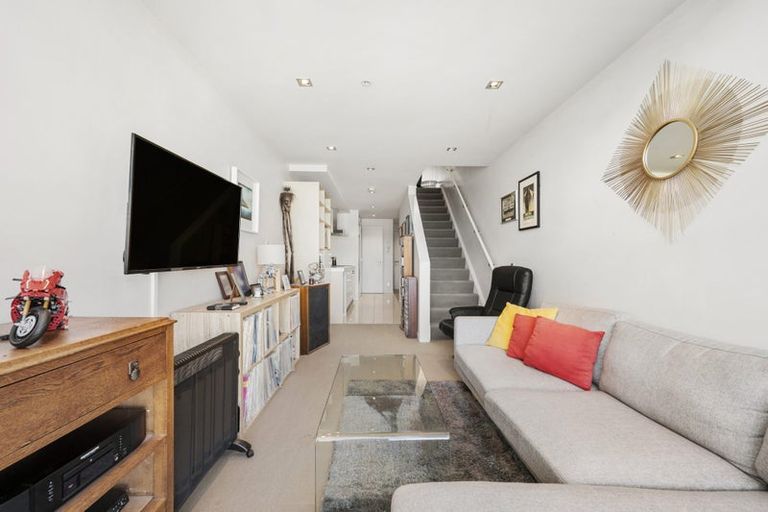 Photo of property in Monument Apartments, 9b/245 Wakefield Street, Te Aro, Wellington, 6011