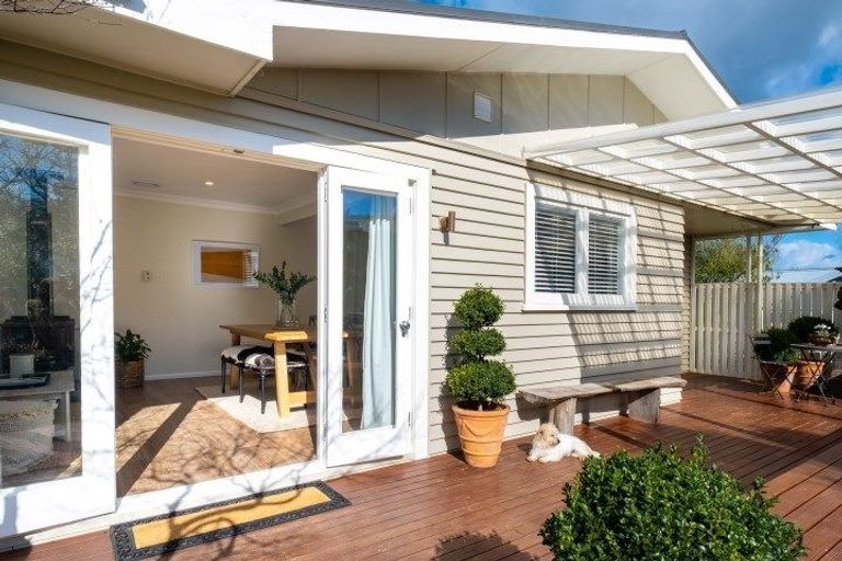 Photo of property in 2 Lovat Street, Havelock North, 4130