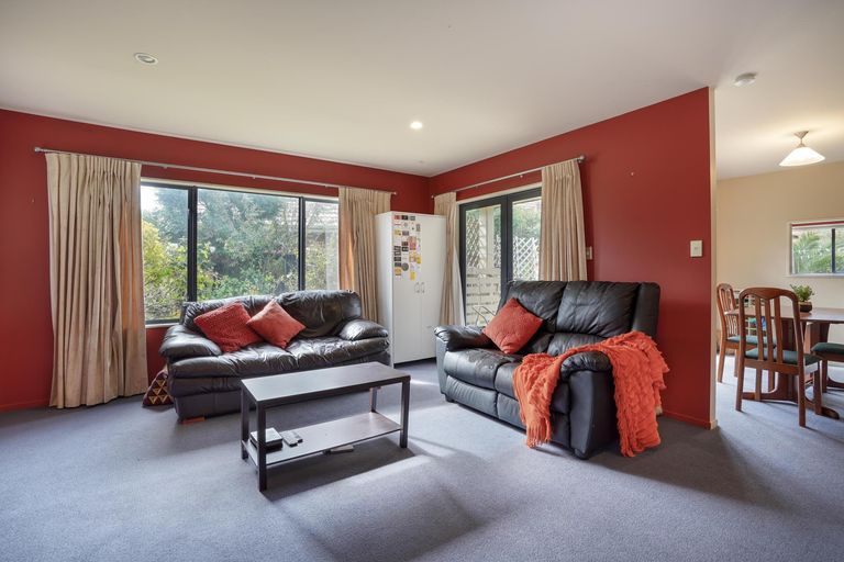 Photo of property in 24 Clearview Drive, Milson, Palmerston North, 4414
