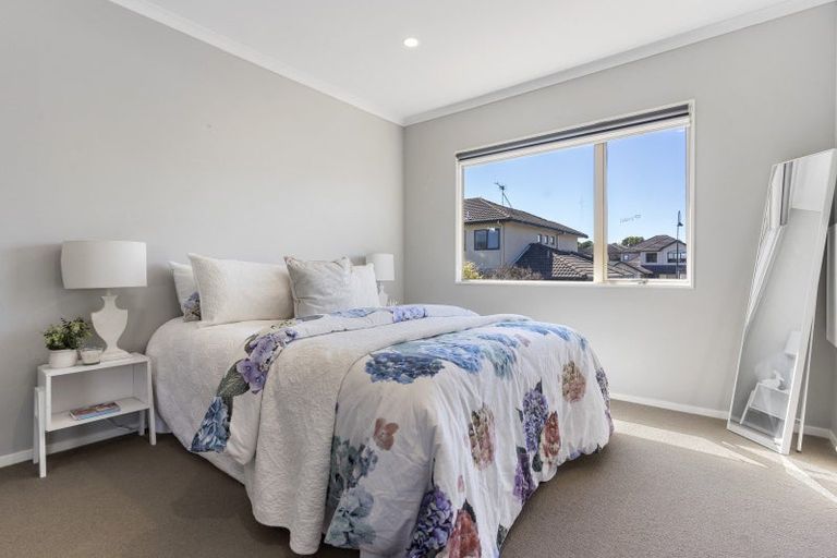 Photo of property in 26 Heidi Crescent, Flat Bush, Auckland, 2016
