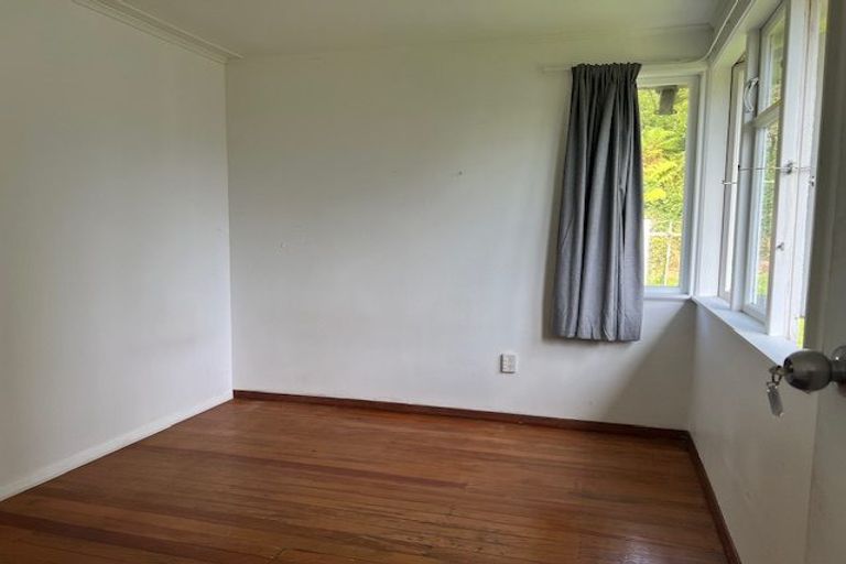 Photo of property in 388-390 George Street, Stokes Valley, Lower Hutt, 5019