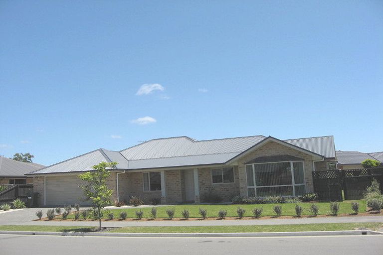 Photo of property in 23 Ruahine Place, Parklands, Christchurch, 8083