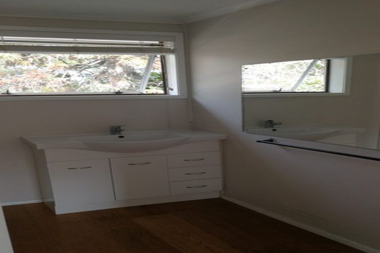 Photo of property in 9/26a Sunnynook Road, Sunnynook, Auckland, 0620