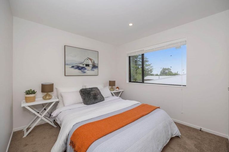 Photo of property in 4c Halberg Street, Glenfield, Auckland, 0629