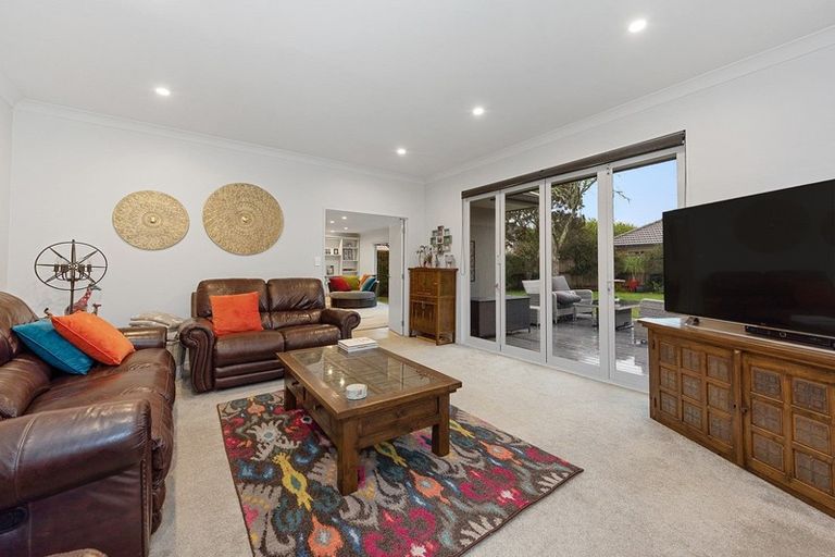 Photo of property in 13 Longwood Place, Harrowfield, Hamilton, 3210