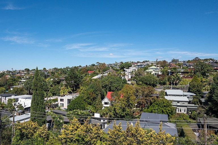 Photo of property in 131 Beach Road, Castor Bay, Auckland, 0620