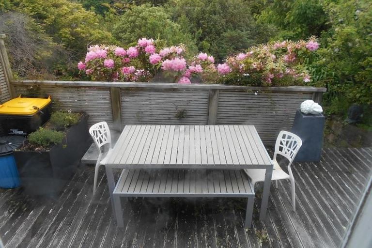 Photo of property in 53 Creswick Terrace, Northland, Wellington, 6012