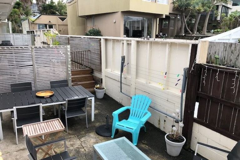 Photo of property in 2/16 Beach Road, Castor Bay, Auckland, 0620