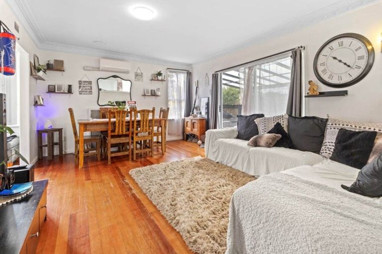 Photo of property in 12 Olive Street, Manurewa, Auckland, 2102