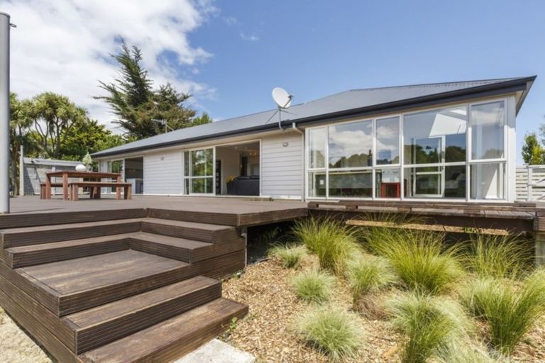 Photo of property in 28 Cashmere Drive, Fitzherbert, Palmerston North, 4410