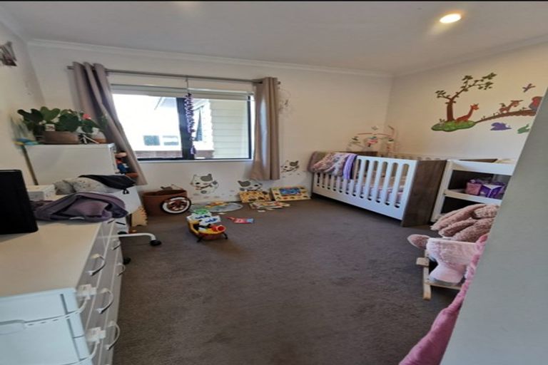 Photo of property in 21a Kirrie Avenue, Te Atatu South, Auckland, 0610