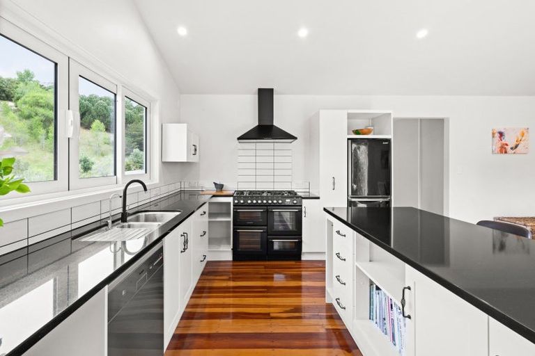 Photo of property in 1300 Waimarama Road, Waimarama, Havelock North, 4294