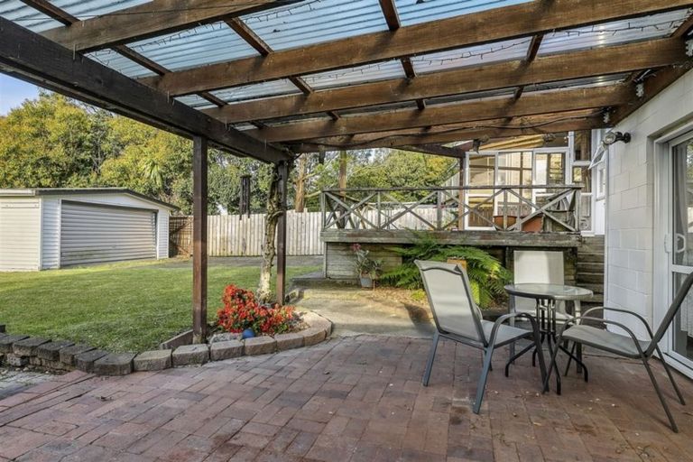 Photo of property in 56 Divich Avenue, Te Atatu South, Auckland, 0610