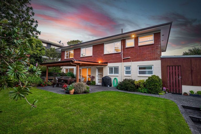 Photo of property in 19 Zita Maria Drive, Massey, Auckland, 0614