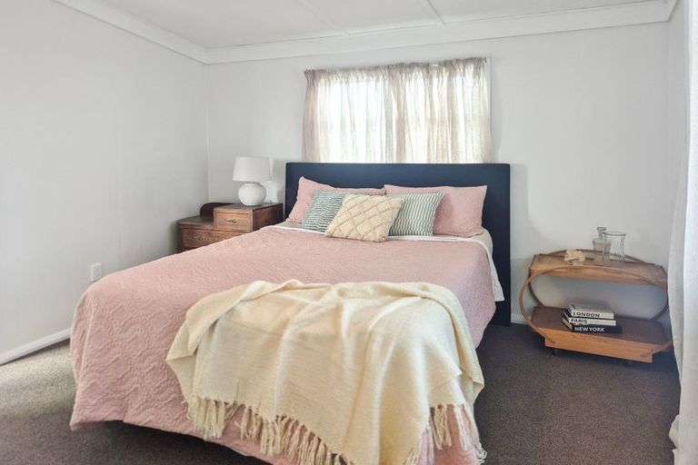 Photo of property in 23 Porritt Place, Waipukurau, 4200