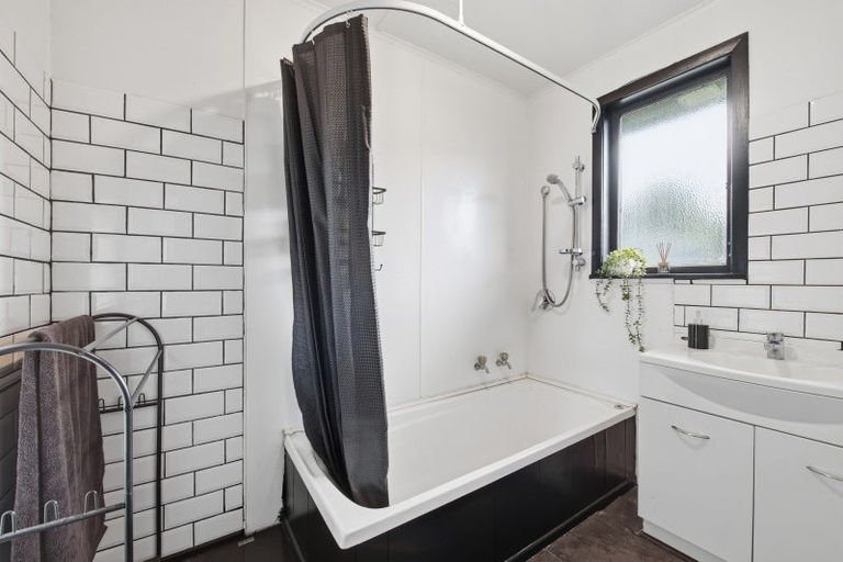 Photo of property in 3 Liane Place, Mangakakahi, Rotorua, 3015