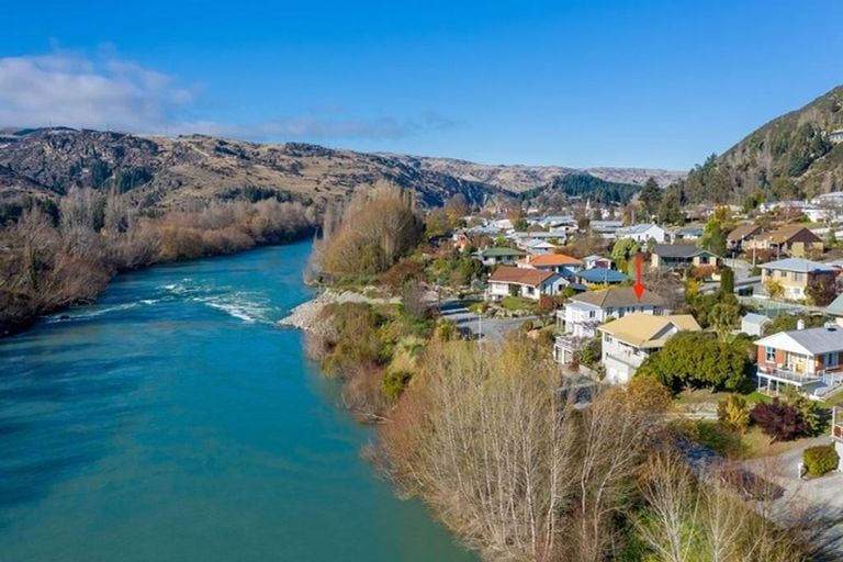 Photo of property in 43 Cheviot Street, Roxburgh, 9500