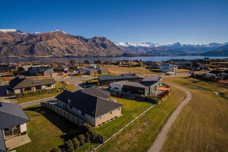 Photo of property in 5 Sunnyside Lane, Wanaka, 9305