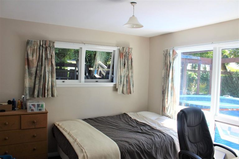 Photo of property in 28 Newbridge Place, Ilam, Christchurch, 8041