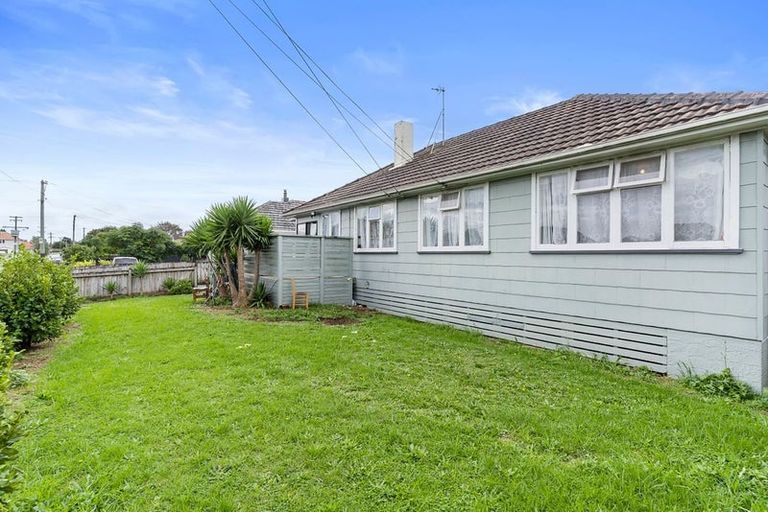 Photo of property in 18 Arimu Road, Papakura, 2110