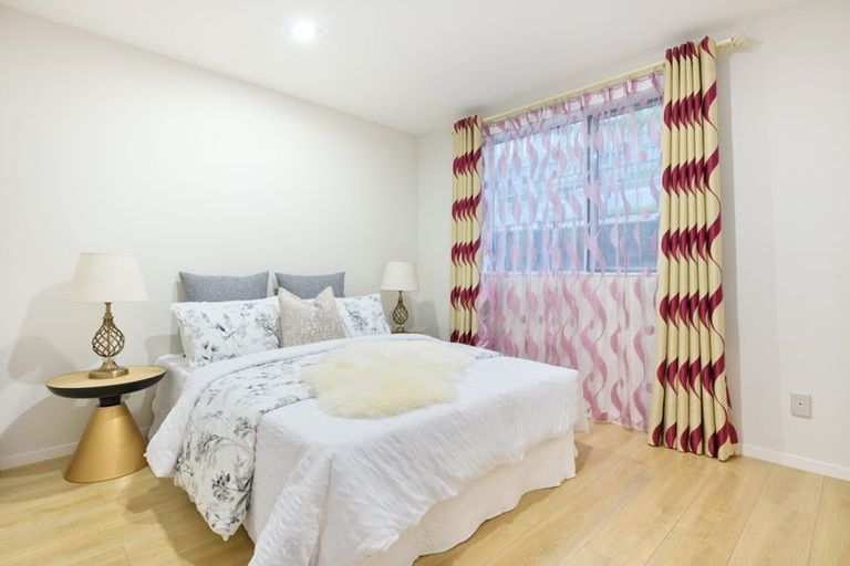 Photo of property in 4 San Casello Rise, Henderson, Auckland, 0612