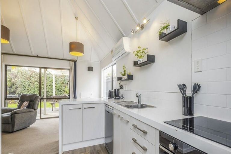 Photo of property in 12/58 Manuroa Road, Takanini, 2112