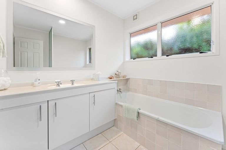 Photo of property in 3/12 Norman Road, Hauraki, Auckland, 0622