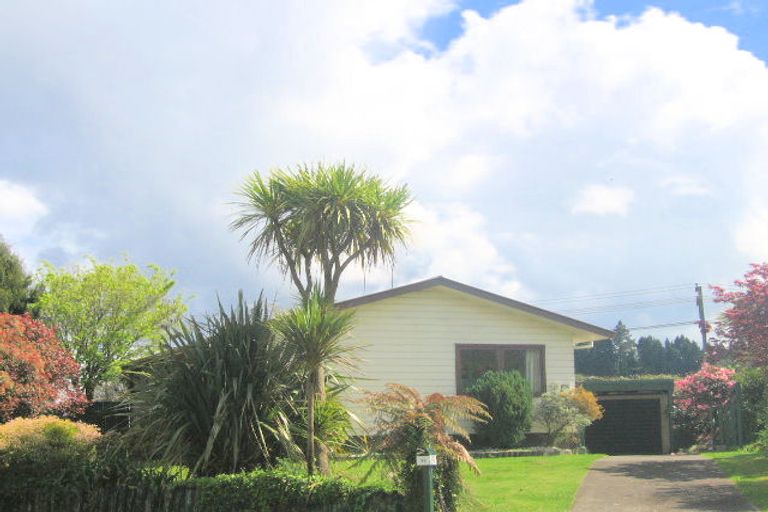 Photo of property in 16 Chaucer Place, Owhata, Rotorua, 3010