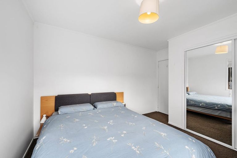 Photo of property in 3/100 Royal Road, Massey, Auckland, 0614