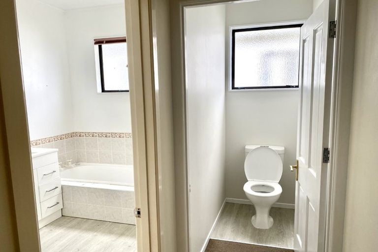 Photo of property in 13 Glenshee Place, Highland Park, Auckland, 2010